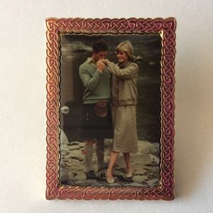 200? MBI Prince Charles Kissing Diana’s Hand Pin